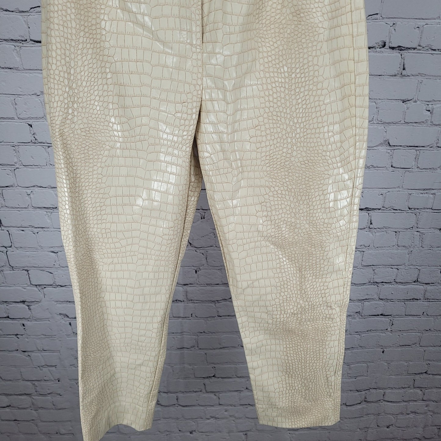 Josh V Ivory Cocoon White Marina Faux Leather Ankle Pants Size Medium M (28x26)
