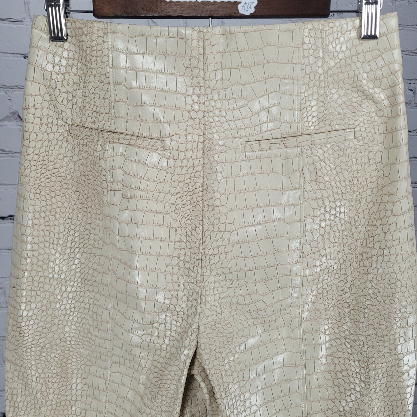 Josh V Ivory Cocoon White Marina Faux Leather Ankle Pants Size Medium M (28x26)