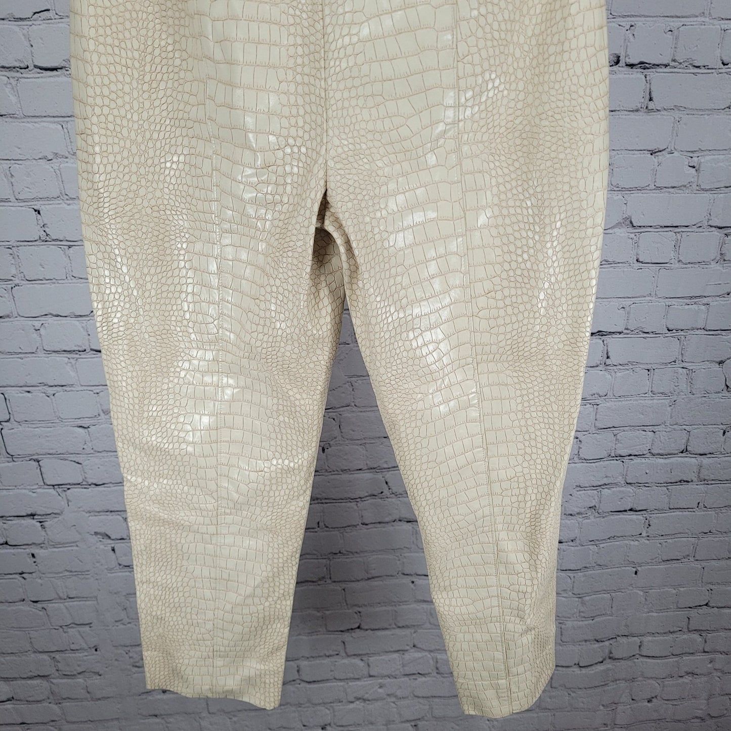 Josh V Ivory Cocoon White Marina Faux Leather Ankle Pants Size Medium M (28x26)