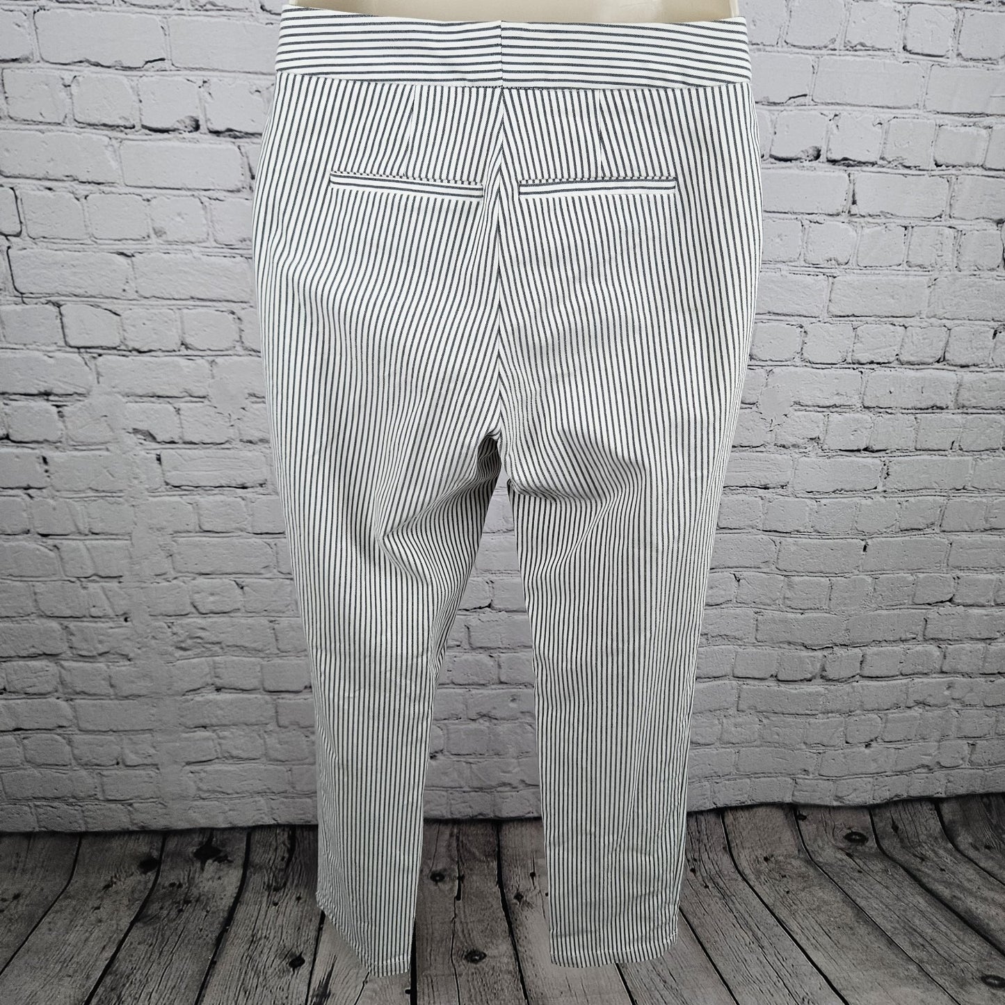 Adrianna Papell Ivory Grey Striped Full Pant Suit 2 Piece Set XS 4 (26x27)