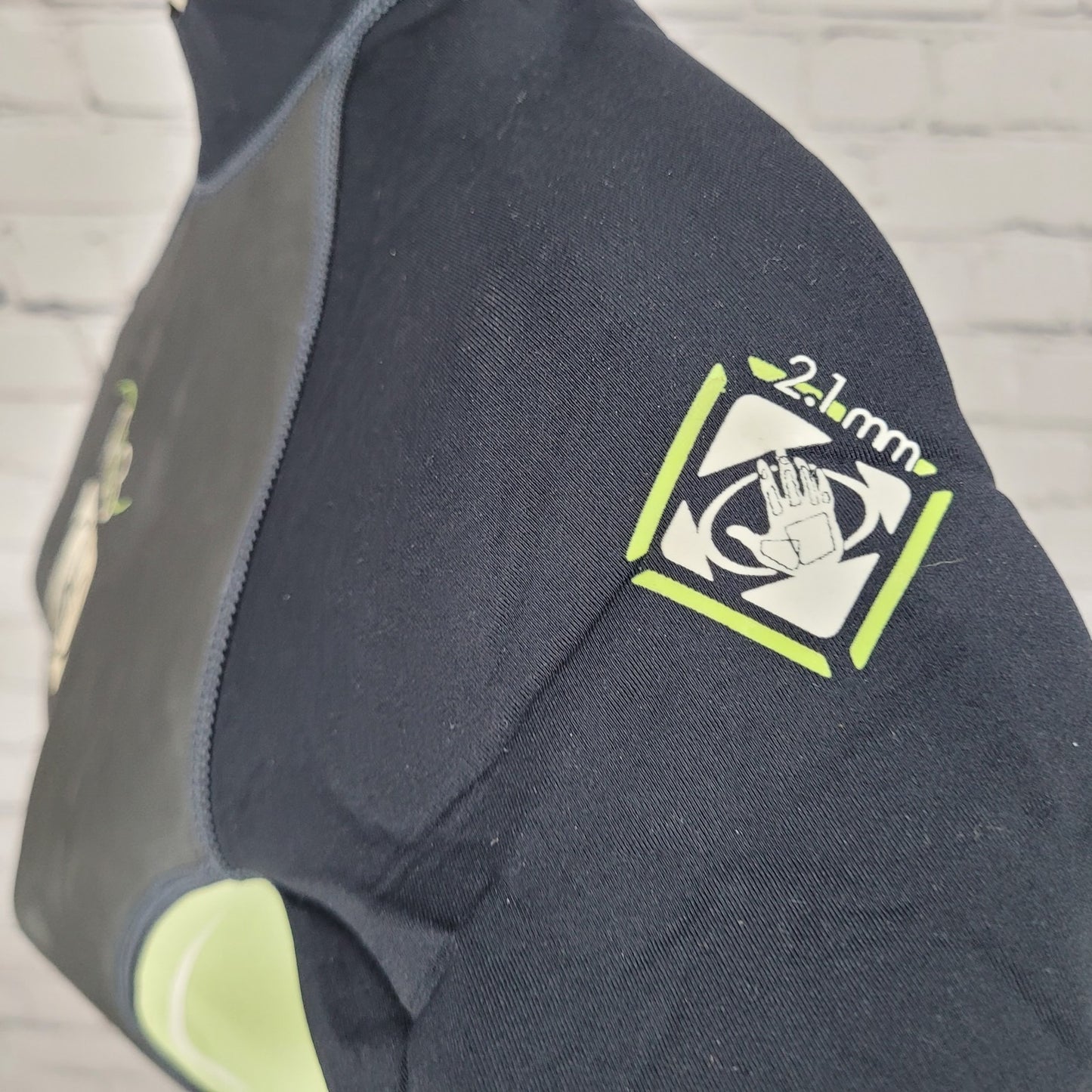 Body Glove Black Green Pro 3 2.1mm Back Zip Shorty Springsuit Wetsuit Womens 7/8