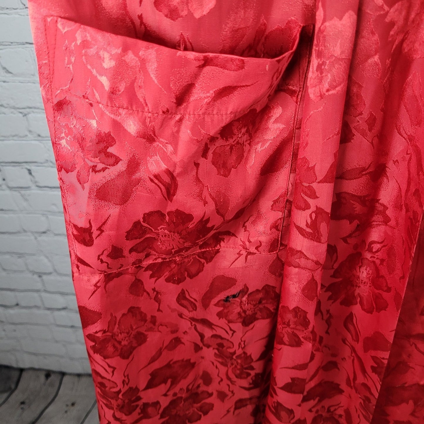 Me 2 Miss Elaine Red Satin Floral Nightgown & Robe 2 Piece Set Size M/L