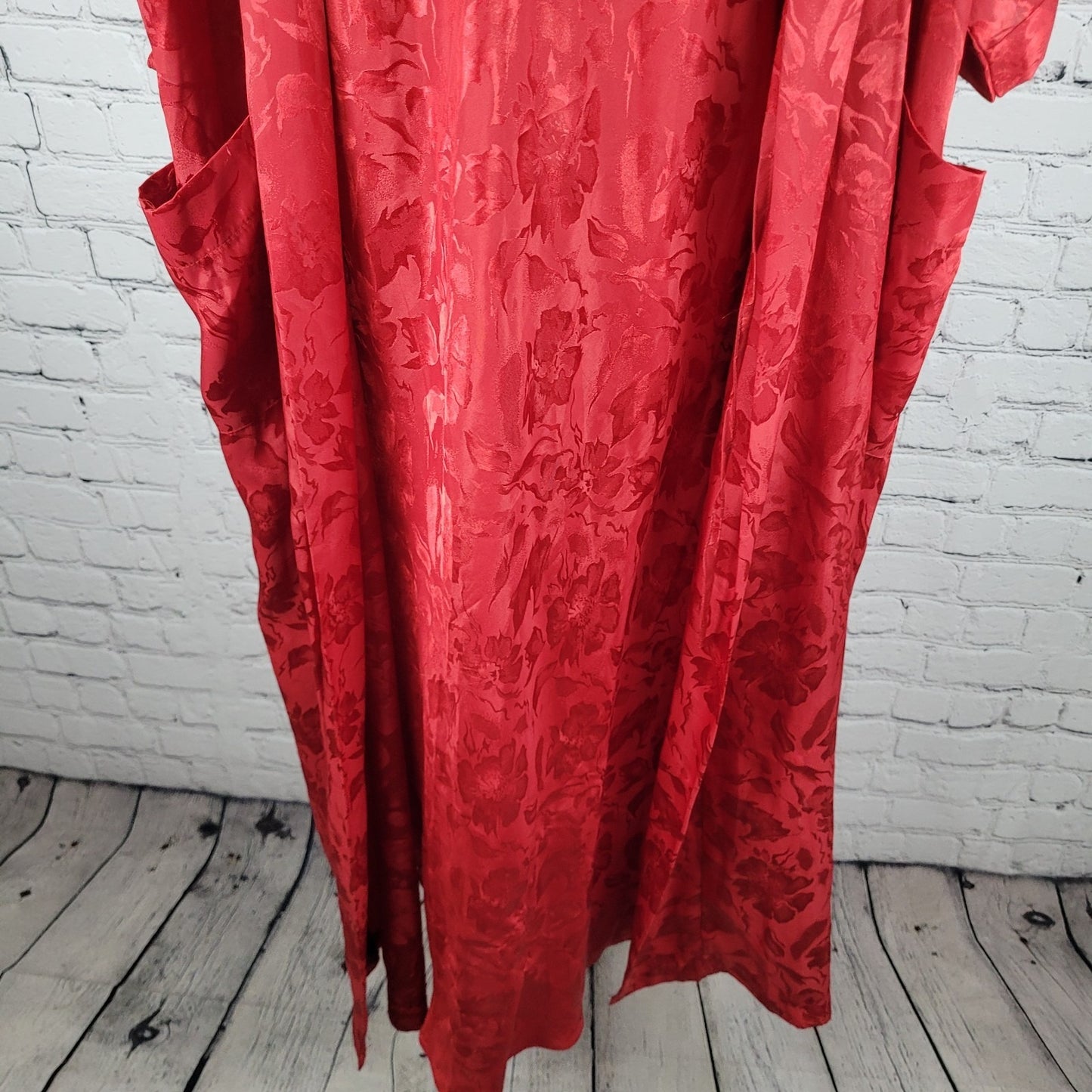 Me 2 Miss Elaine Red Satin Floral Nightgown & Robe 2 Piece Set Size M/L