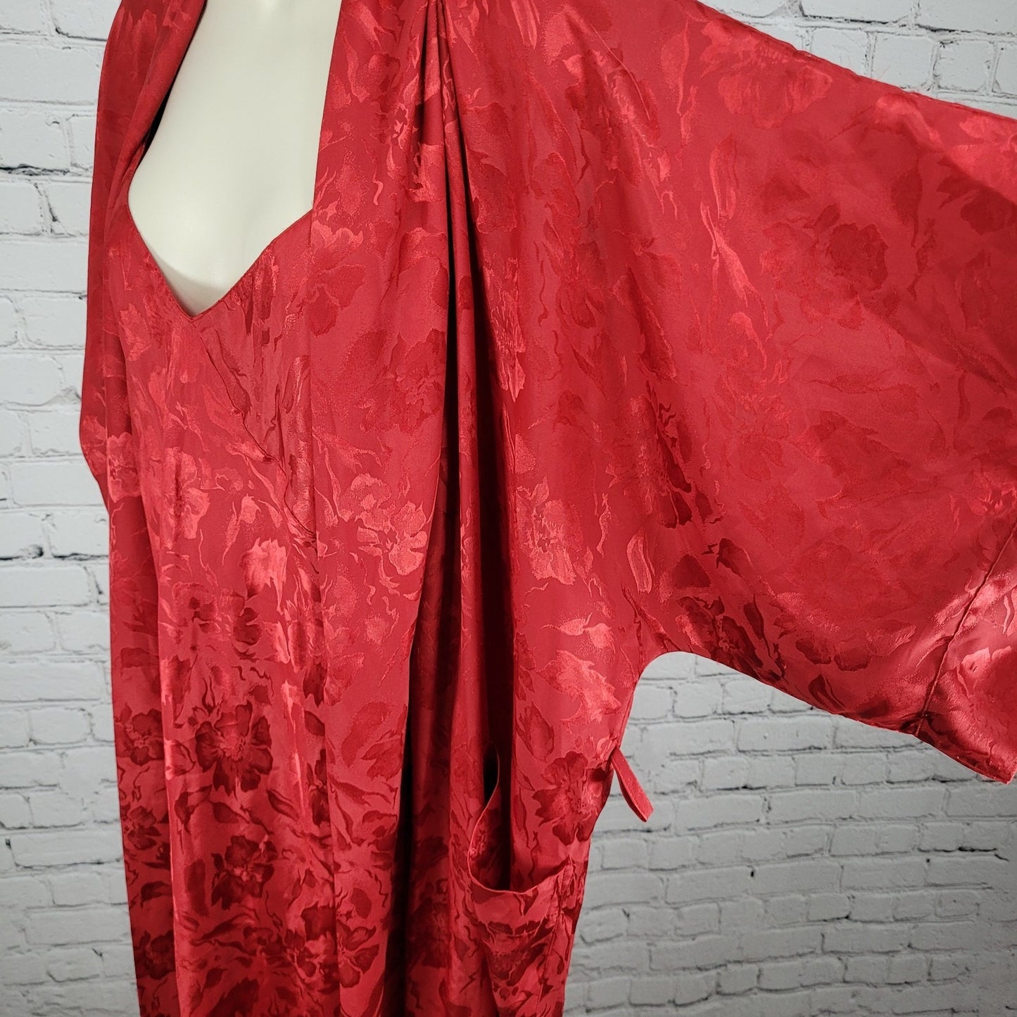 Me 2 Miss Elaine Red Satin Floral Nightgown & Robe 2 Piece Set Size M/L