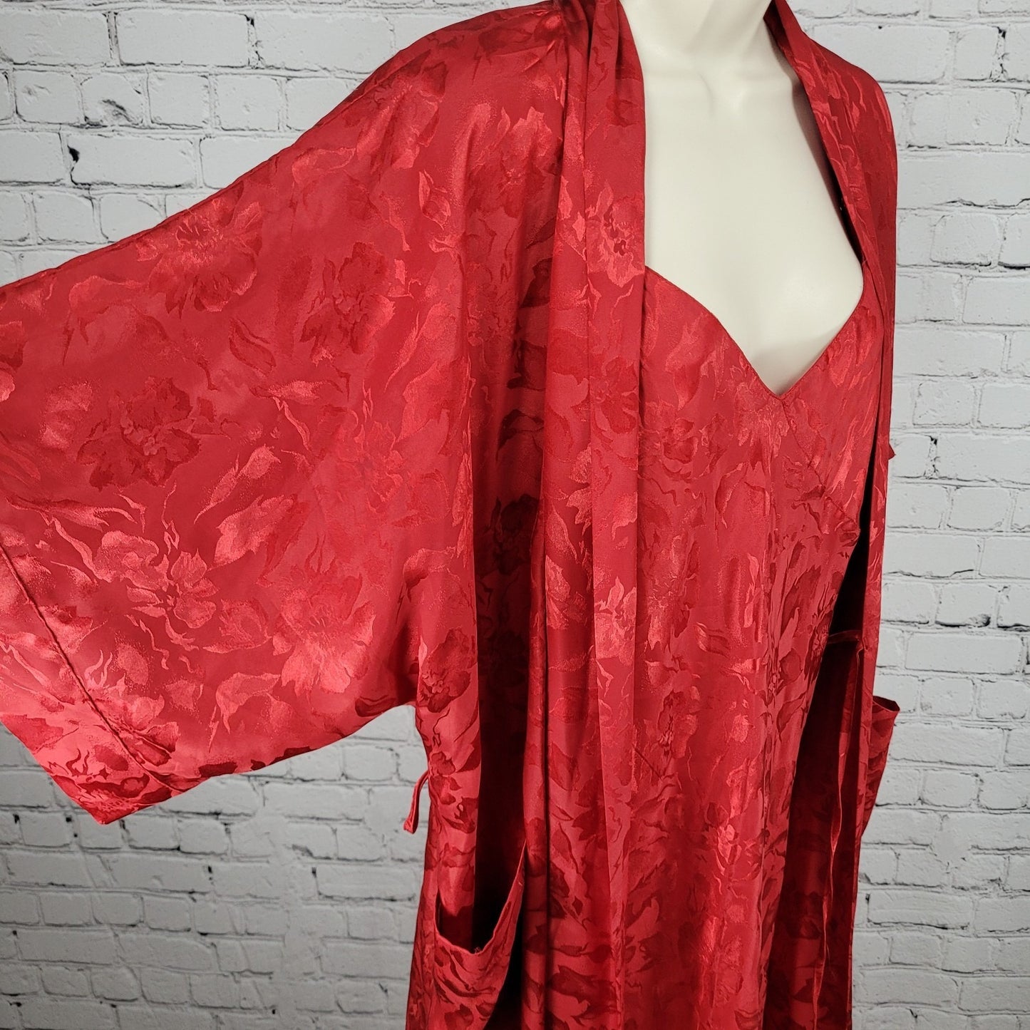 Me 2 Miss Elaine Red Satin Floral Nightgown & Robe 2 Piece Set Size M/L