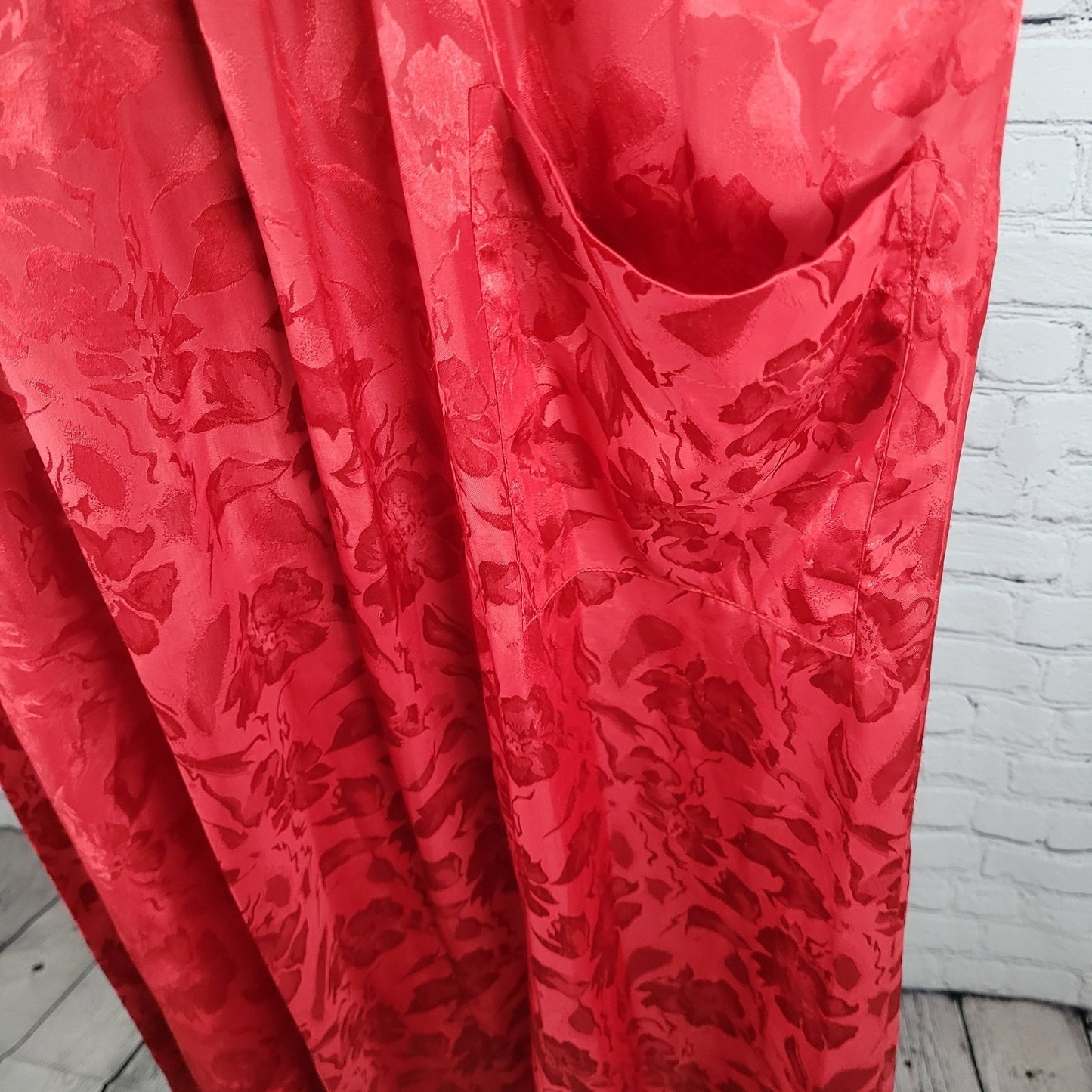 Me 2 Miss Elaine Red Satin Floral Nightgown & Robe 2 Piece Set Size M/L
