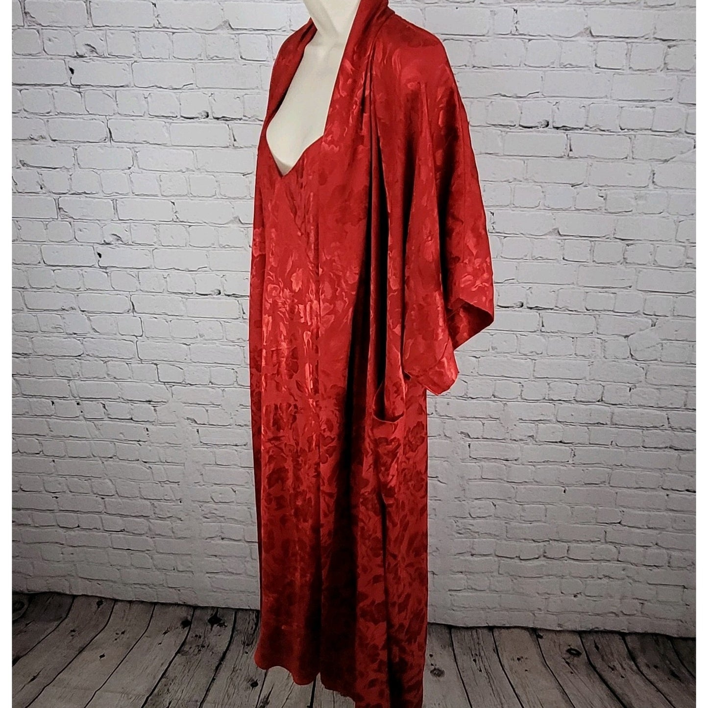 Me 2 Miss Elaine Red Satin Floral Nightgown & Robe 2 Piece Set Size M/L