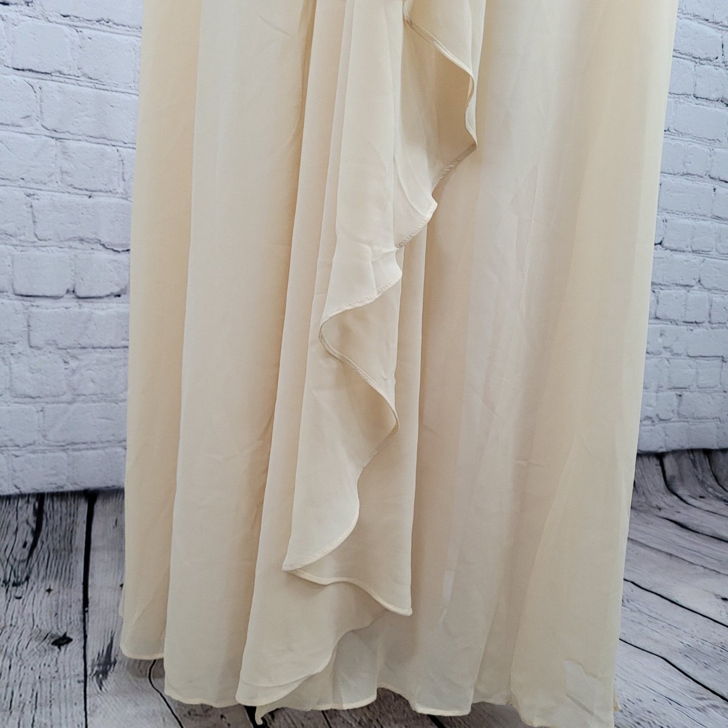 NWT Cicinia Cream Chiffon Lilah Flutter Sleeve Empire Waist Dress Gown Size 4