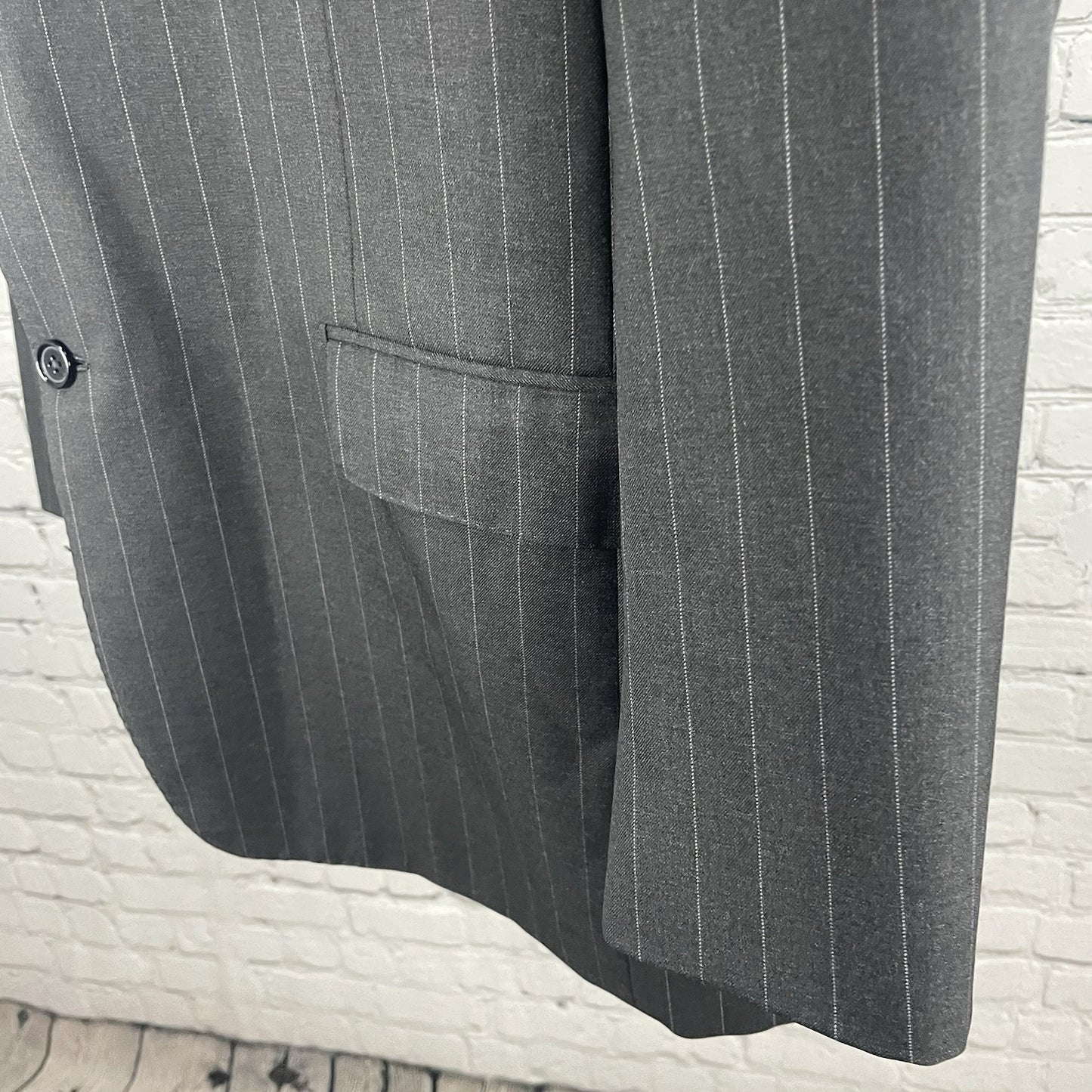 Hickey Freeman Dark Grey Pinstriped 2 Button Blazer Sport Coat USA Made Size 43L