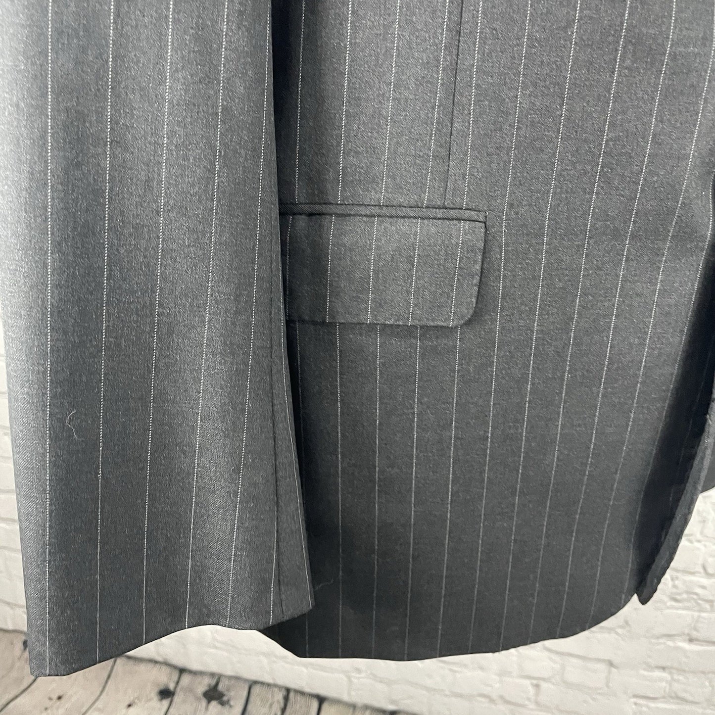 Hickey Freeman Dark Grey Pinstriped 2 Button Blazer Sport Coat USA Made Size 43L