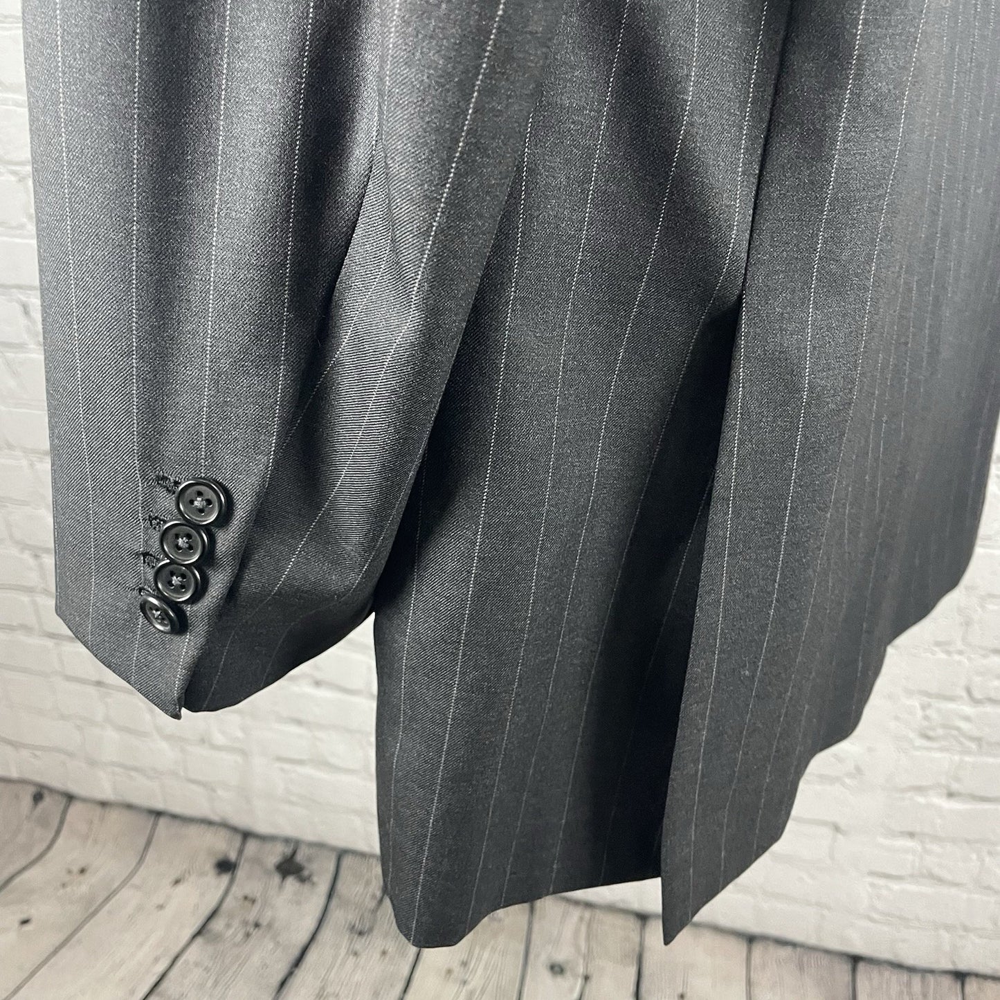 Hickey Freeman Dark Grey Pinstriped 2 Button Blazer Sport Coat USA Made Size 43L
