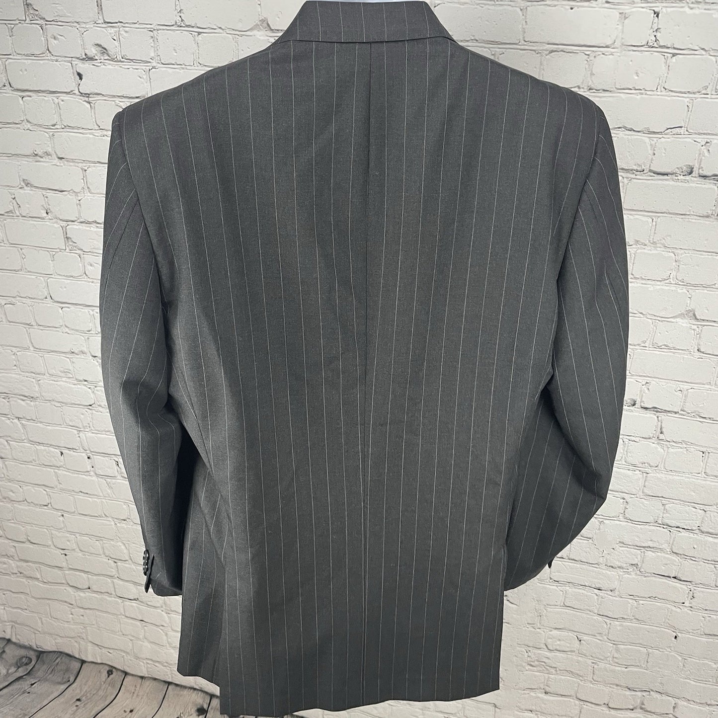 Hickey Freeman Dark Grey Pinstriped 2 Button Blazer Sport Coat USA Made Size 43L