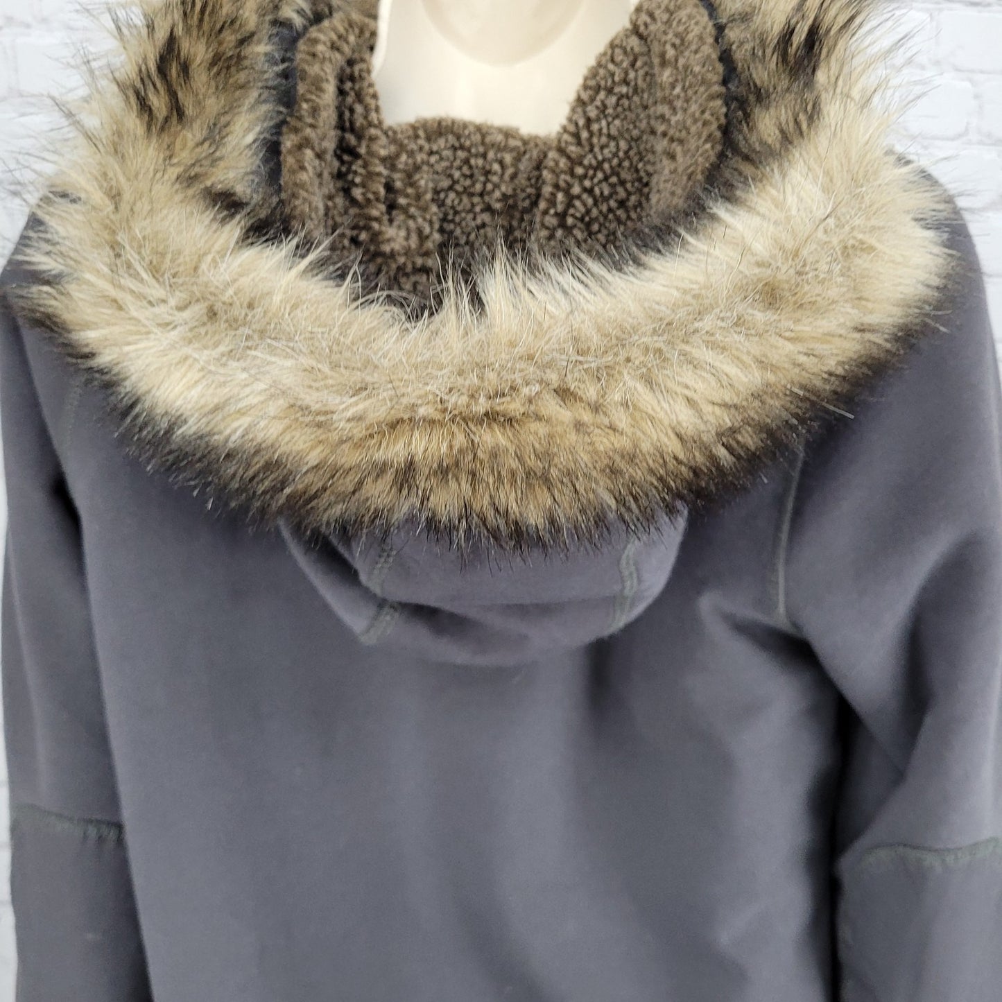 Eddie Bauer Grey Sherpa Lined Hooded Fur Trim Full Zip Jacket Size Medium M