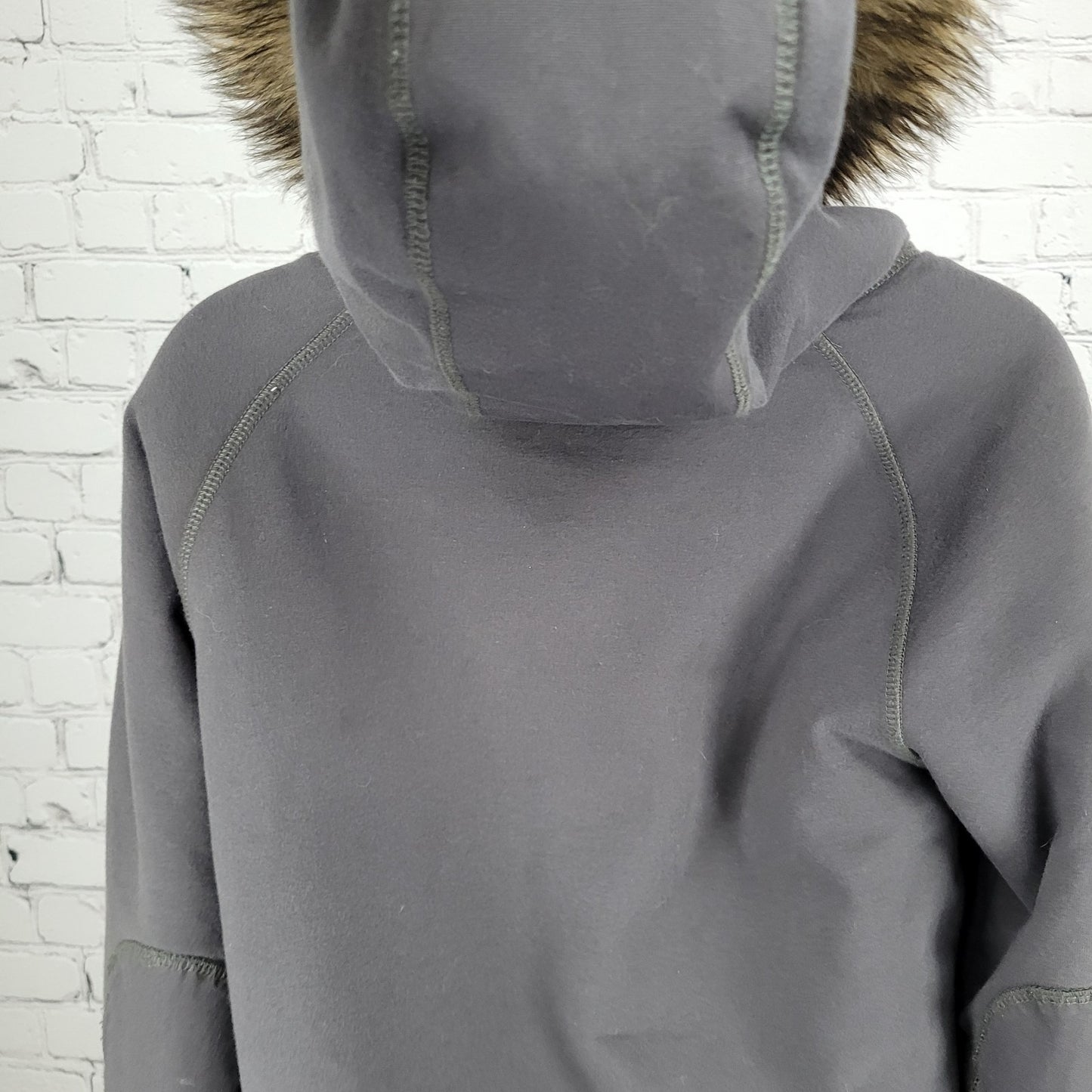 Eddie Bauer Grey Sherpa Lined Hooded Fur Trim Full Zip Jacket Size Medium M