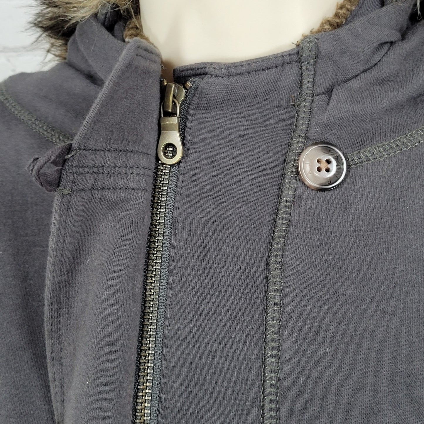 Eddie Bauer Grey Sherpa Lined Hooded Fur Trim Full Zip Jacket Size Medium M