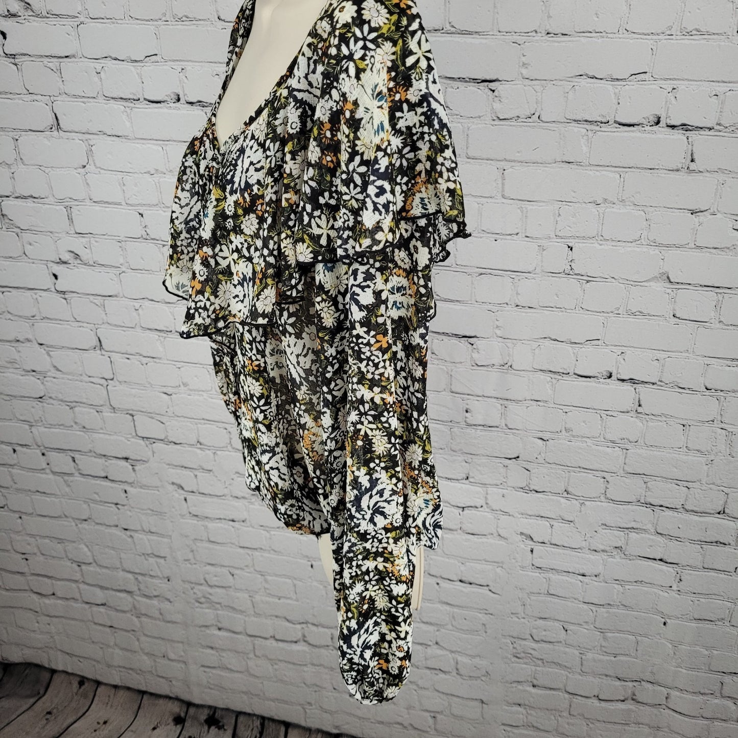 Intimately Free People Floral Chiffon Boho Ruffle Blouse Bodysuit Size Medium M