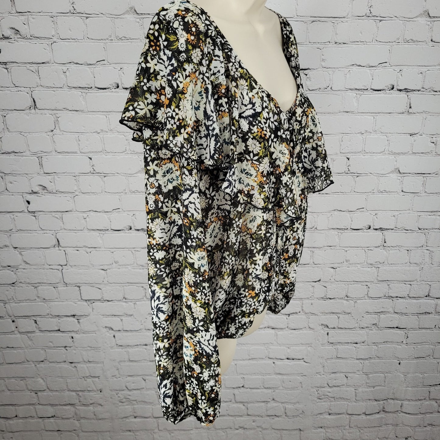 Intimately Free People Floral Chiffon Boho Ruffle Blouse Bodysuit Size Medium M