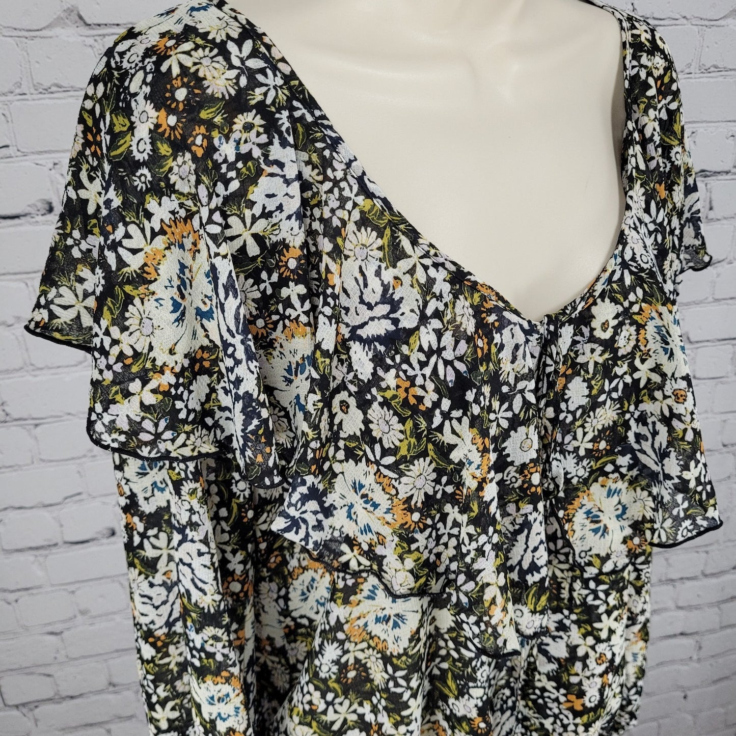 Intimately Free People Floral Chiffon Boho Ruffle Blouse Bodysuit Size Medium M