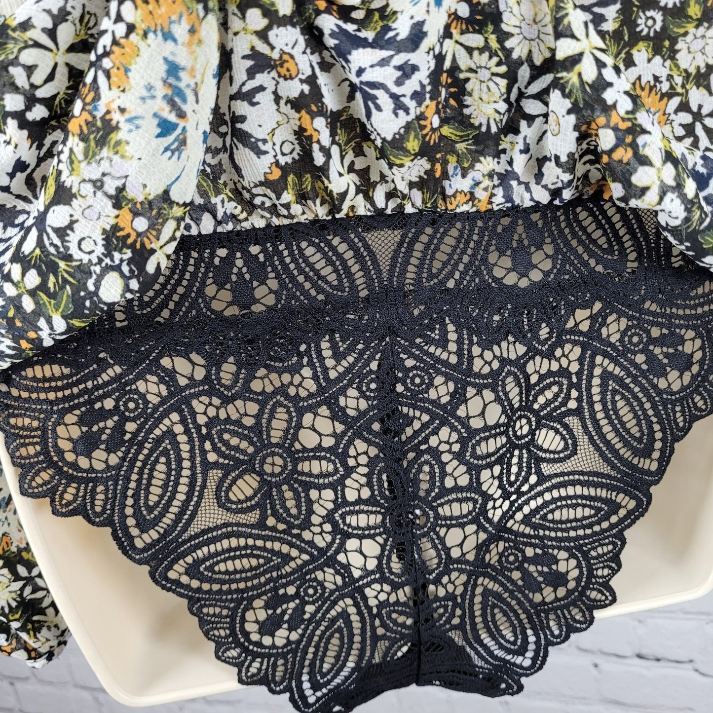 Intimately Free People Floral Chiffon Boho Ruffle Blouse Bodysuit Size Medium M