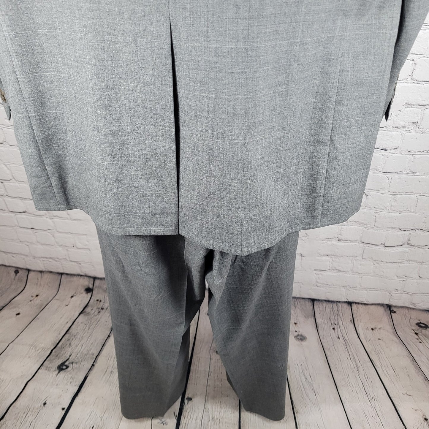 Chaps Ralph Lauren Grey 100% Wool Full Suit Set Jacket Size 46T Pants 39x31