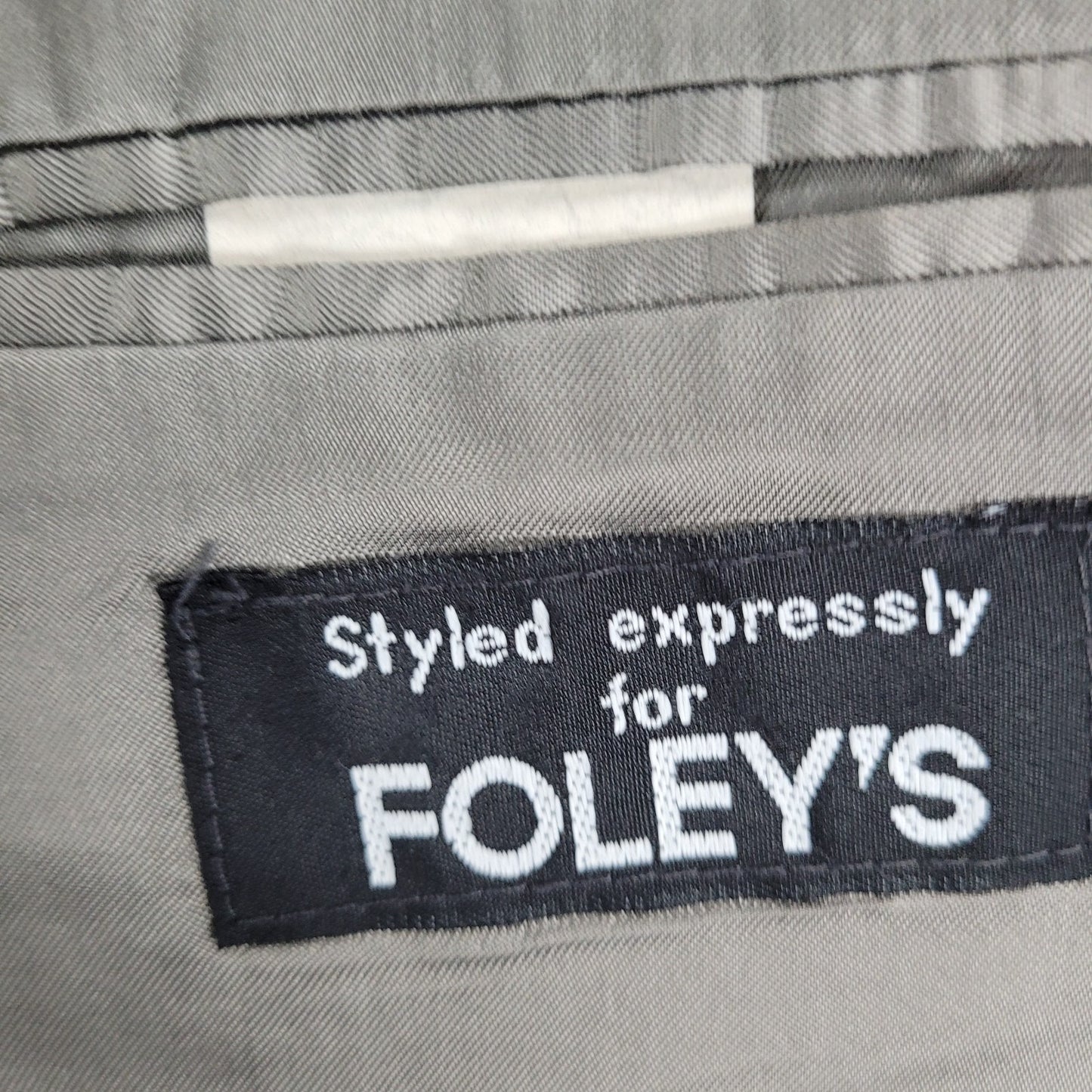 Chaps Ralph Lauren Grey 100% Wool Full Suit Set Jacket Size 46T Pants 39x31