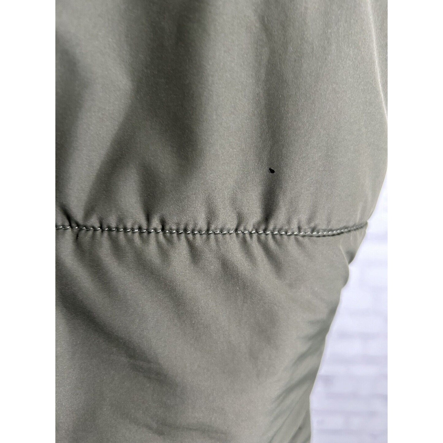Legendary White Tail Hunter Green Vest Wooden Closures Women's Outerwear XS