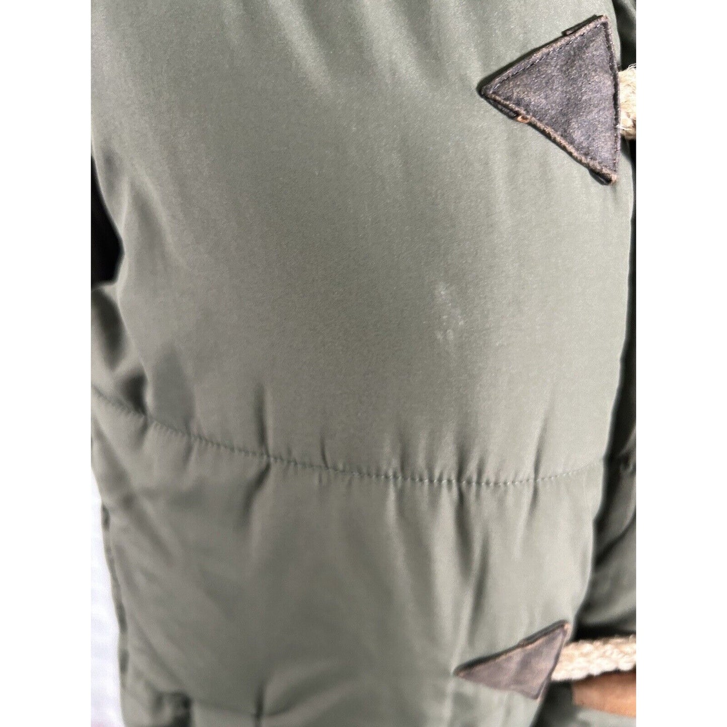 Legendary White Tail Hunter Green Vest Wooden Closures Women's Outerwear XS