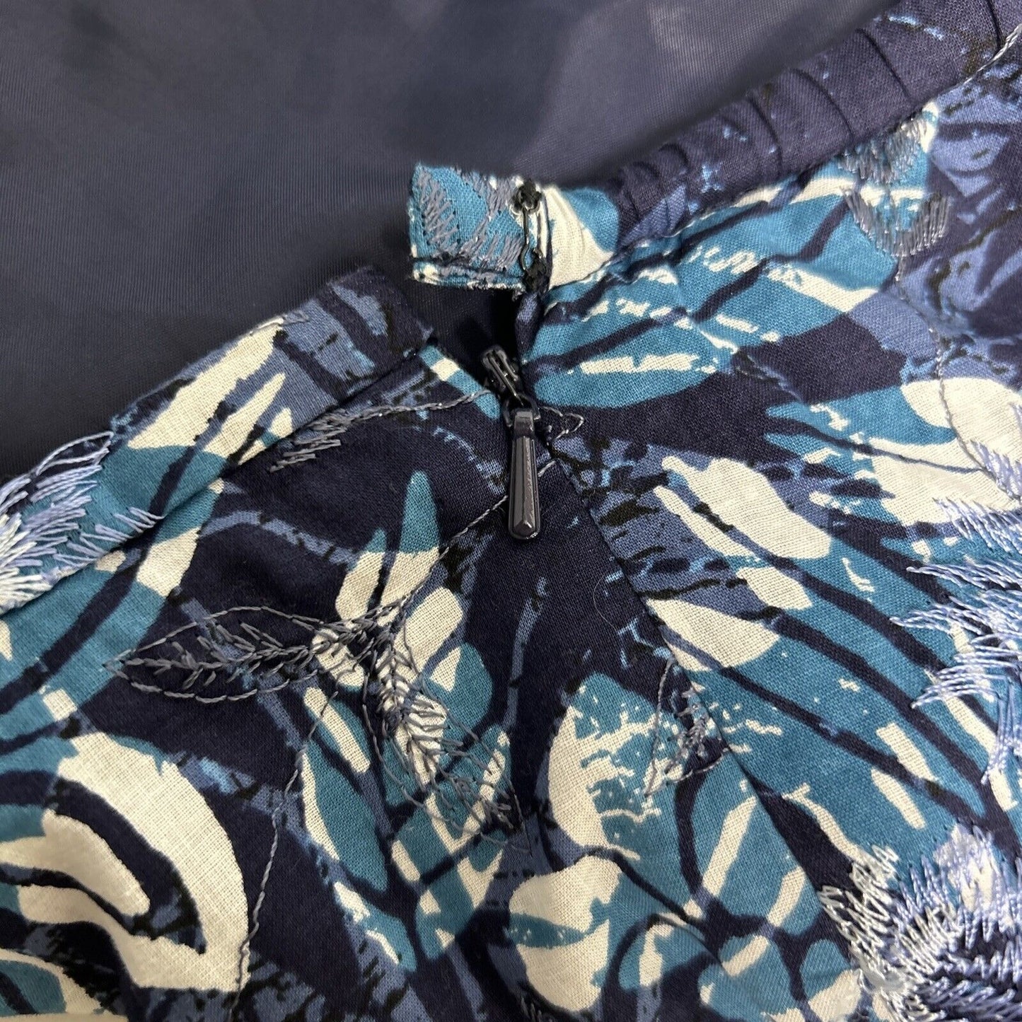 Chicos 100% Cotton Lined Blue White Floral Embroidered A Line Skirt Women’s M