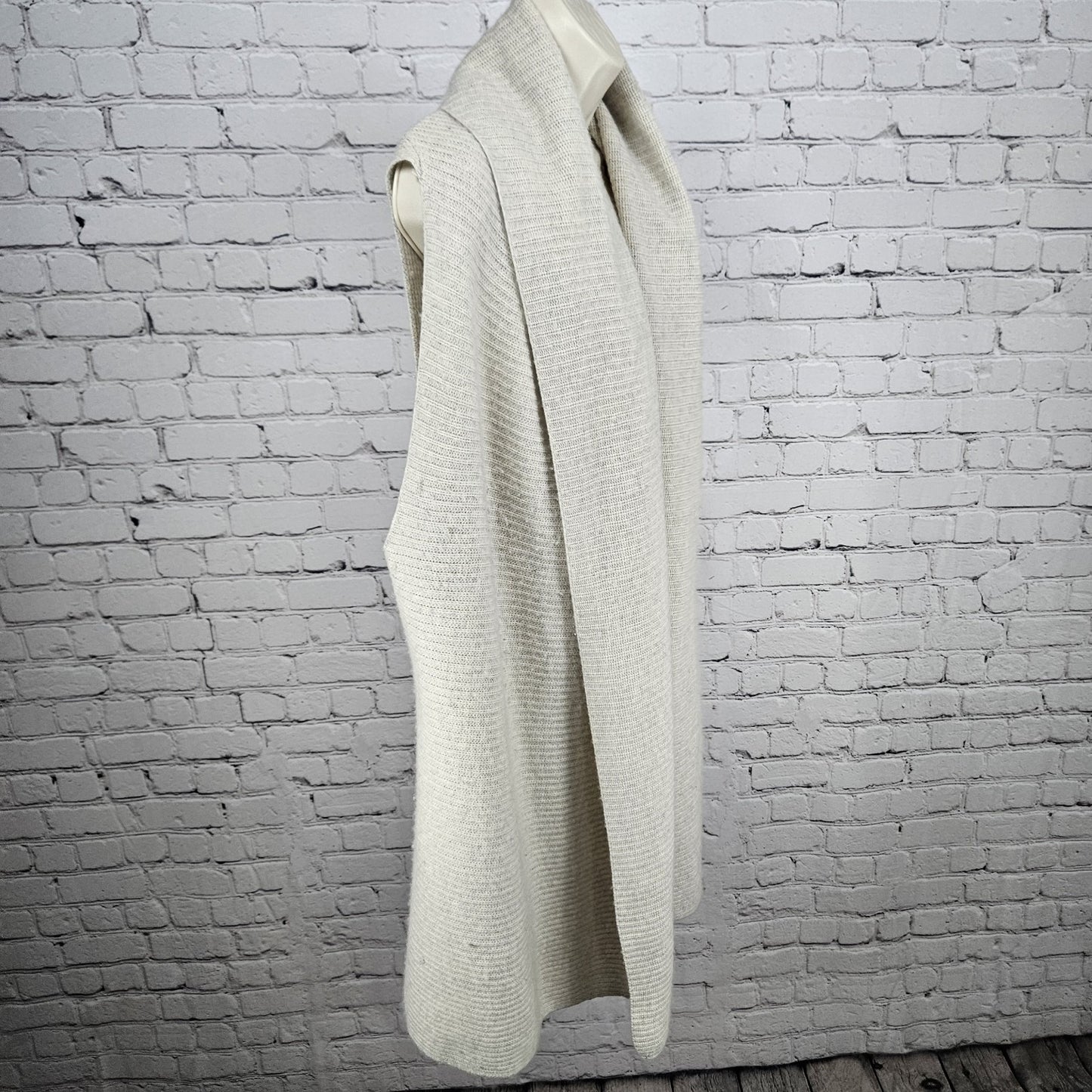 C By Bloomingdales Beige Knit Sleeveless Shawl Collar Open Cardigan Small S