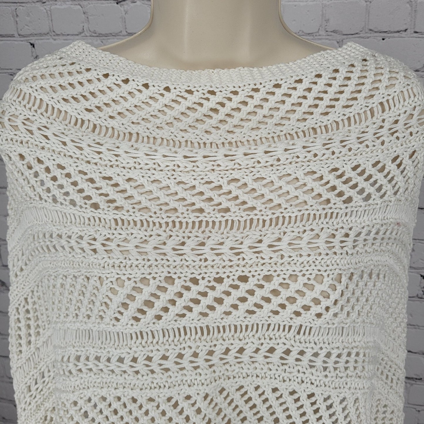 Lilly Pulitzer White Open Knit Crochet Tassel Pullover Shawl Cape One Size