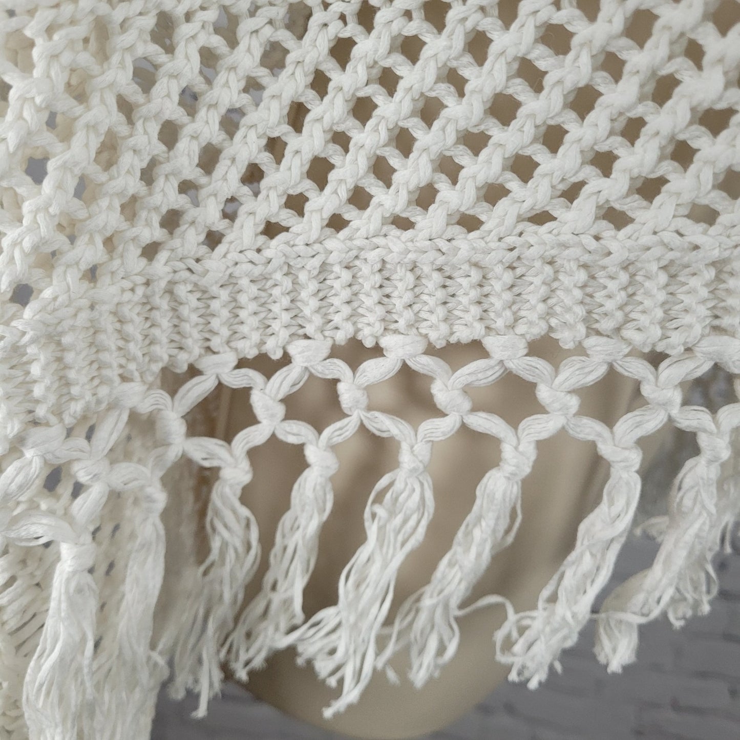 Lilly Pulitzer White Open Knit Crochet Tassel Pullover Shawl Cape One Size