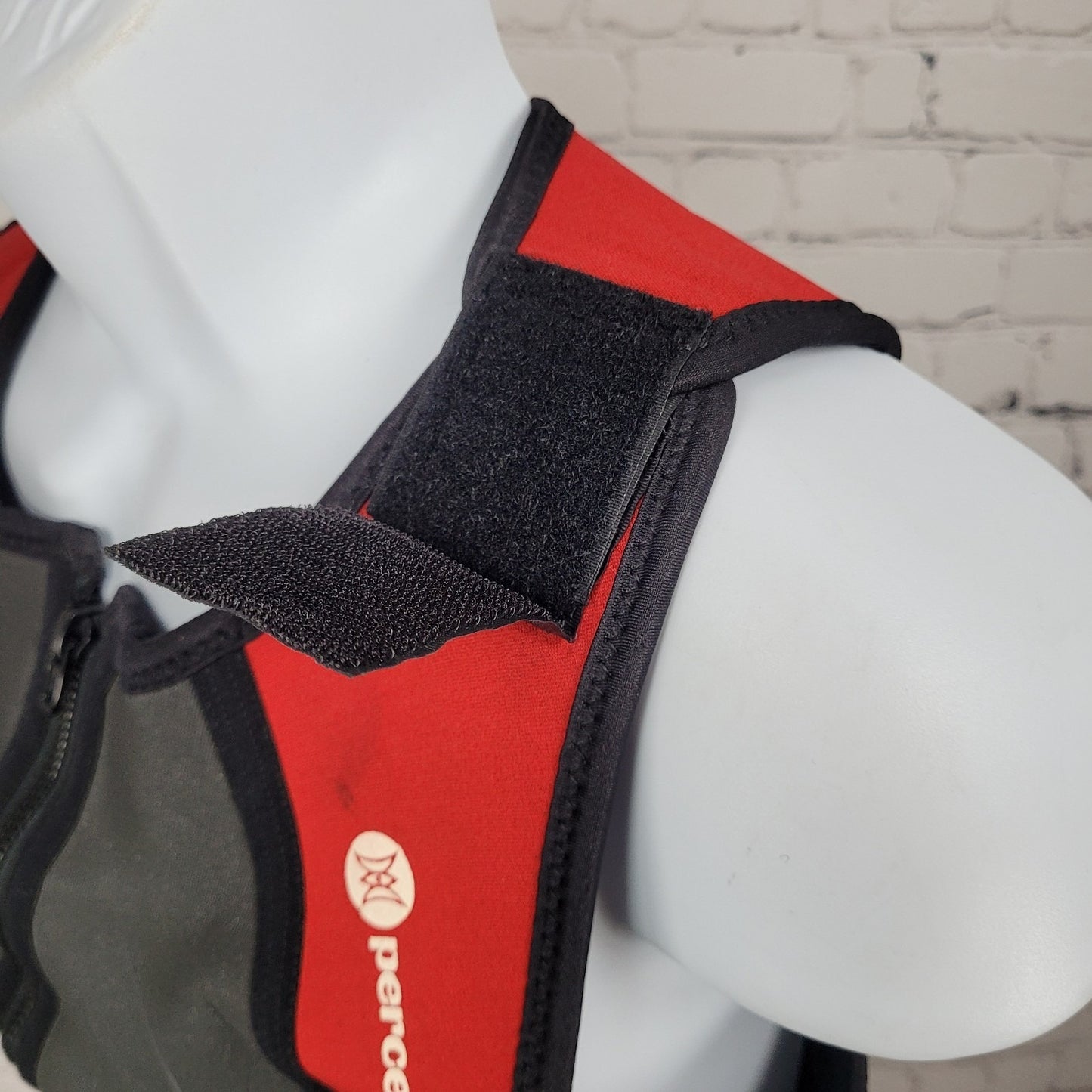 VTG Perceptions Black Red Sleeveless Full Length Front Zip Wetsuit ML