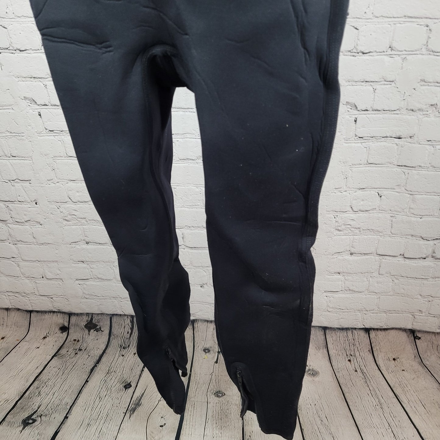 VTG Perceptions Black Red Sleeveless Full Length Front Zip Wetsuit ML