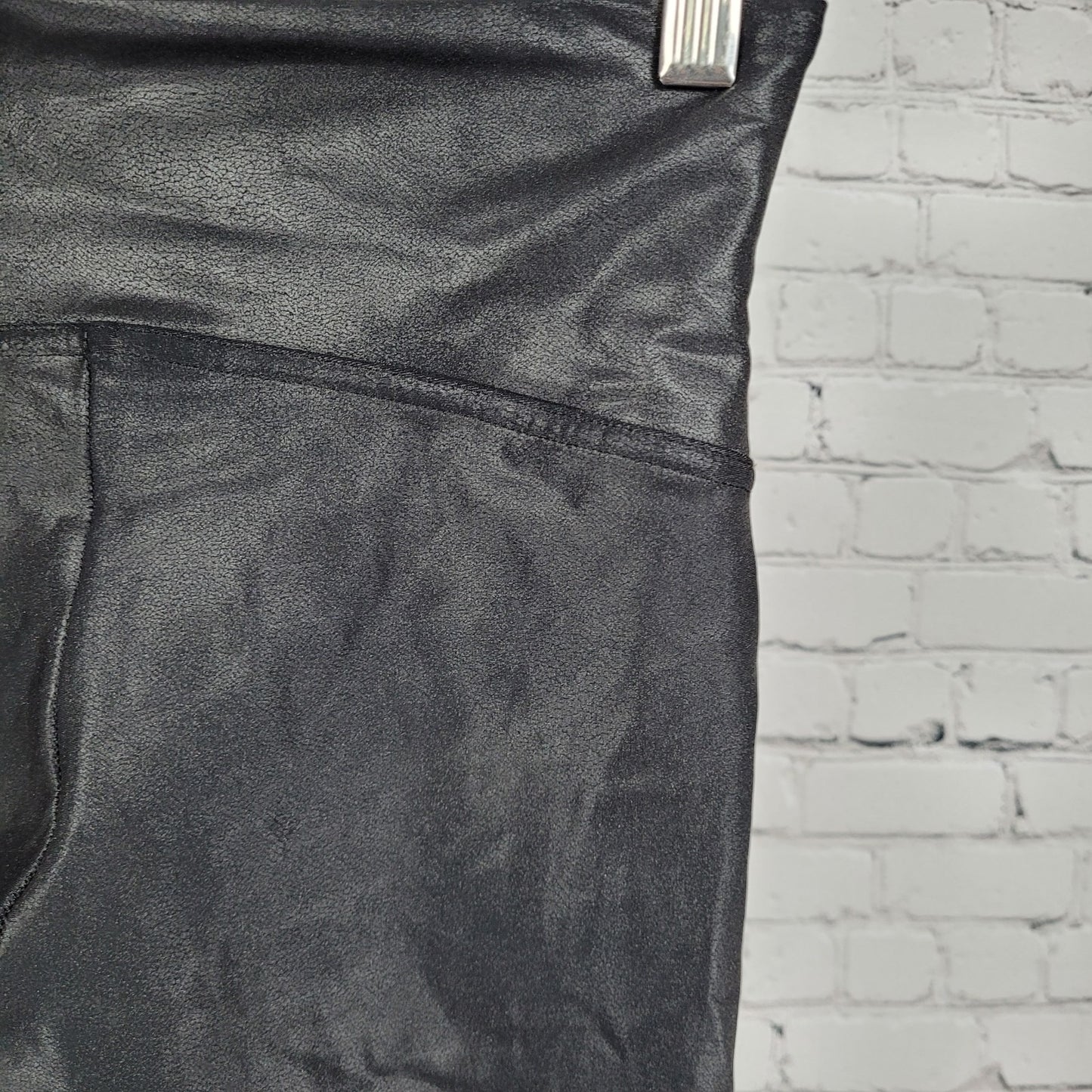 Spanx Black Faux Leather Stretch Mid Rise Athleisure Leggings Yoga Pant Medium M