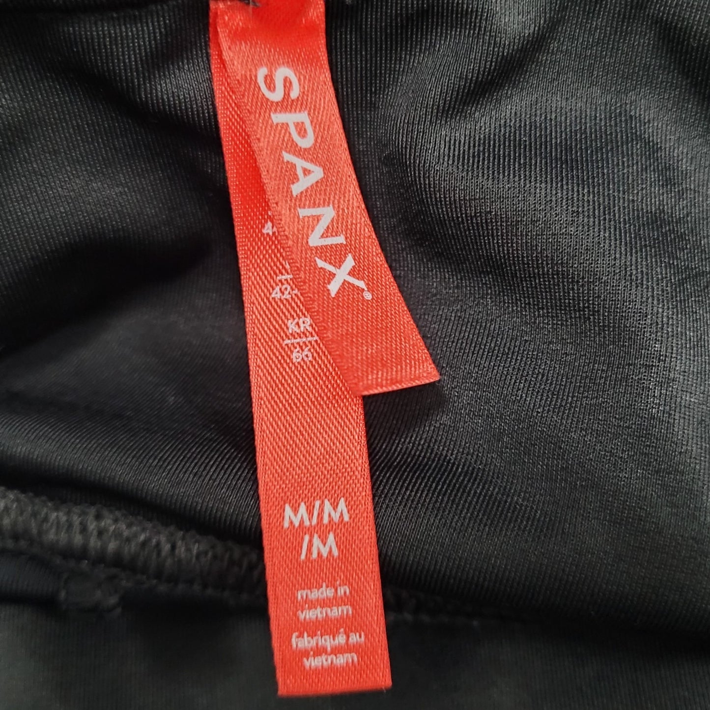 Spanx Black Faux Leather Stretch Mid Rise Athleisure Leggings Yoga Pant Medium M