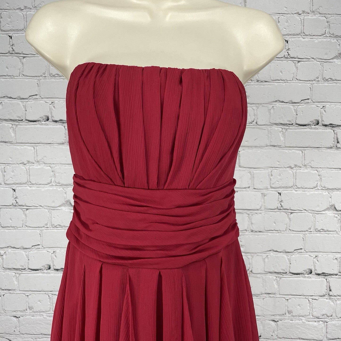 David’s Bridal Red Pleated Empire Waist Strapless Prom Zipped Short Dress Size 2