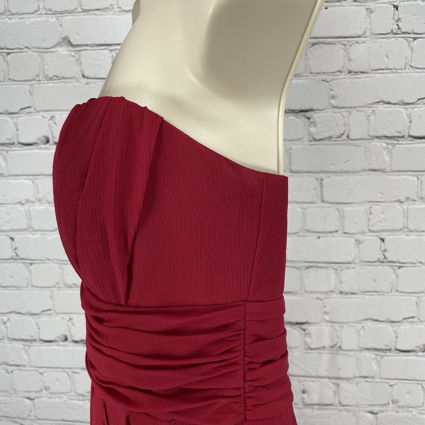 David’s Bridal Red Pleated Empire Waist Strapless Prom Zipped Short Dress Size 2