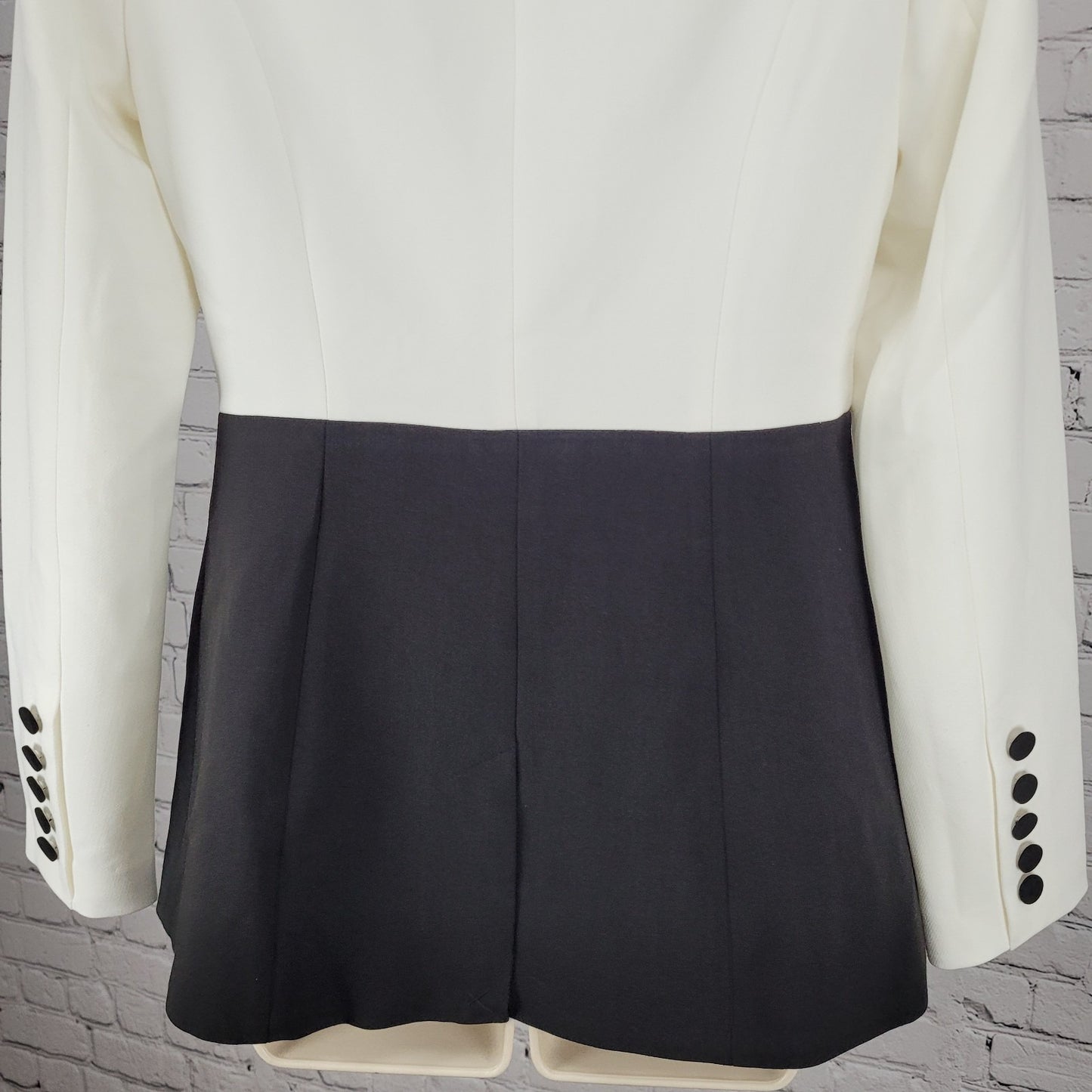 NWT Bebe Black & White Woven Twill Colorblock Notch Stretch Jacket Blazer Size 2