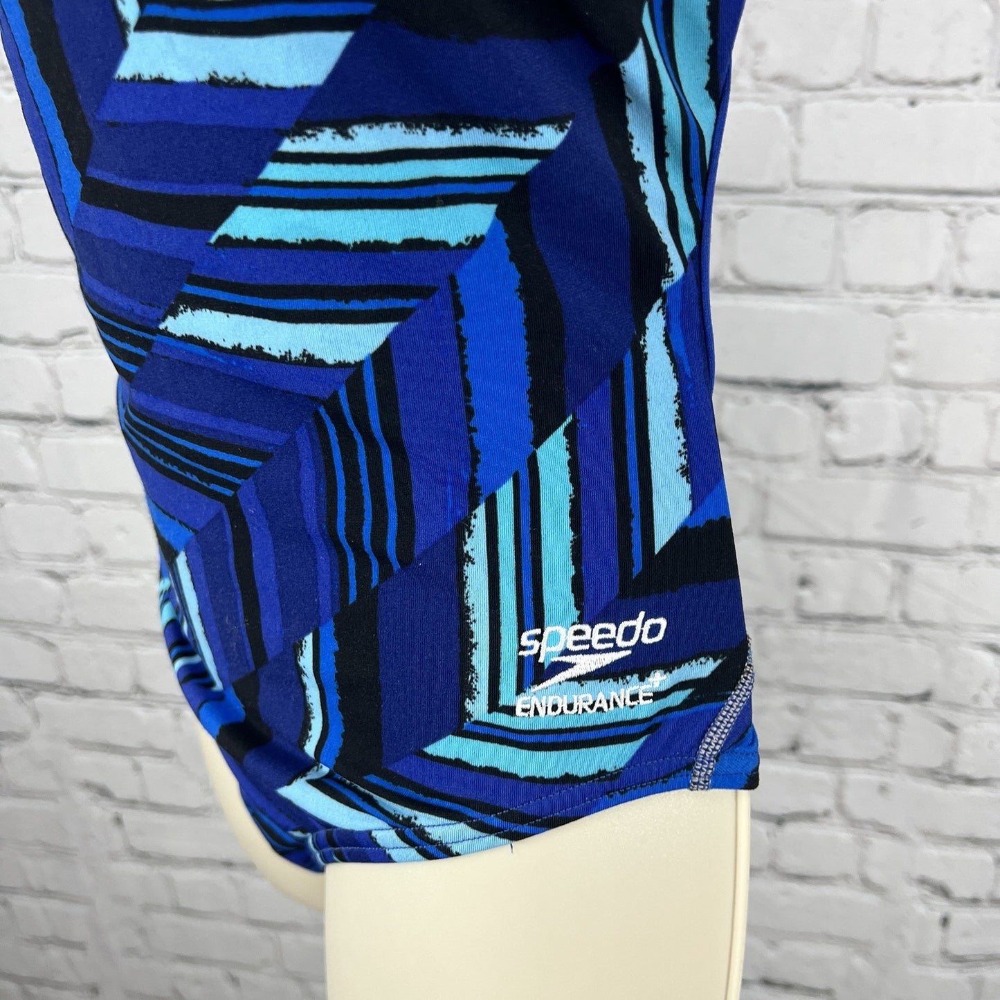 Speedo Blue Striped One Piece Endurance+ Flyback Swimsuit Women’s Size 6/32