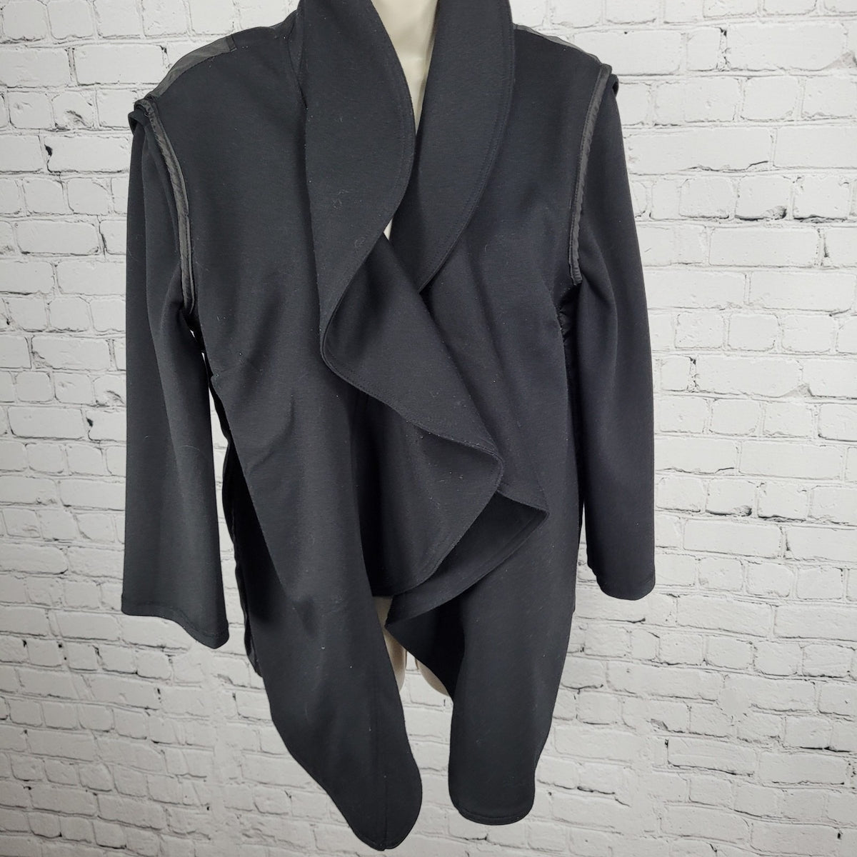 Carmen Marc Valvo Black Open Shawl Collar 3/4 Sleeve Stretch Jacket Size 10