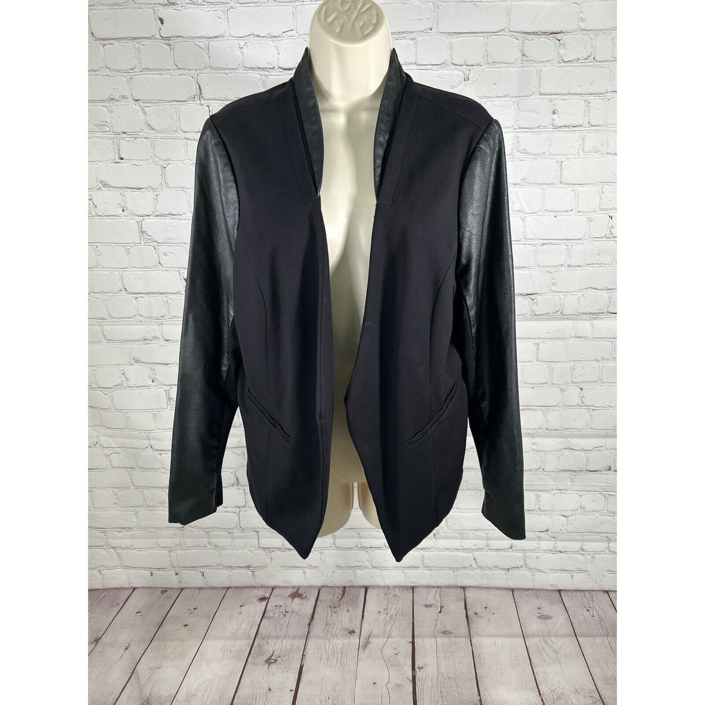 Torrid Black Open Front Vegan Leather Collar/Sleeves Women’s Blazer Jacket M