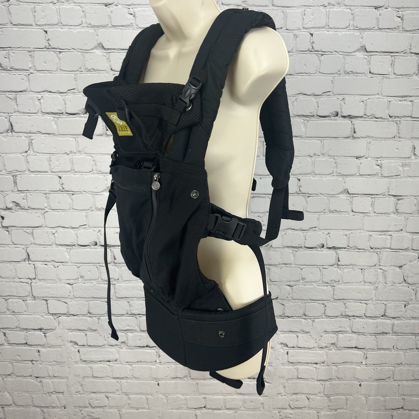 Lille Baby Black Complete All Seasons 6-in-1 Positions Carrier Newborn Infant