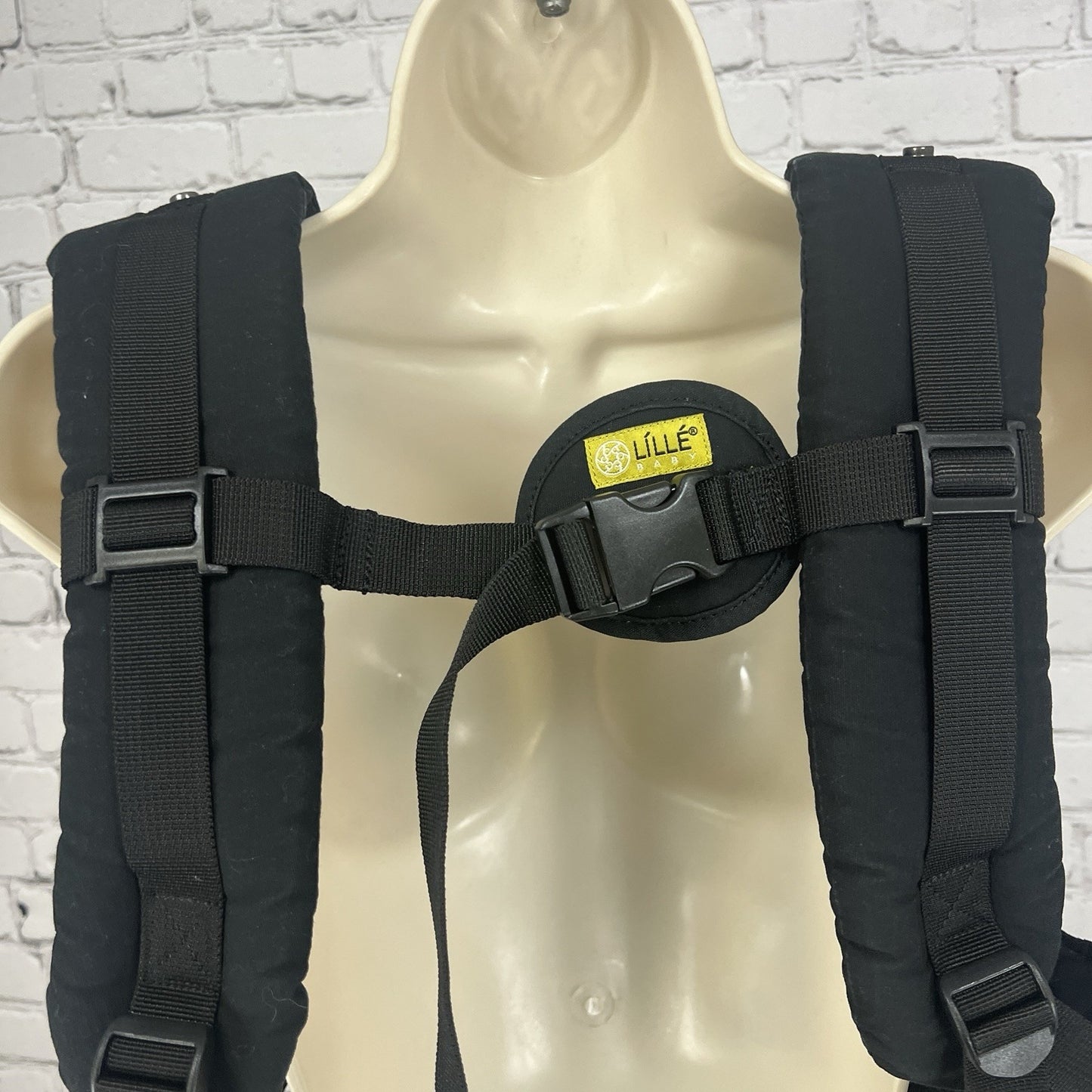 Lille Baby Black Complete All Seasons 6-in-1 Positions Carrier Newborn Infant