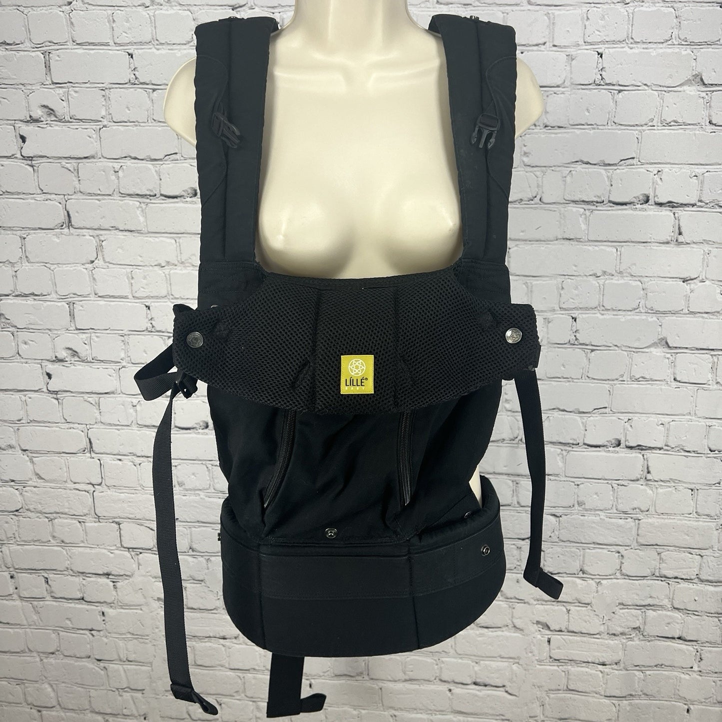 Lille Baby Black Complete All Seasons 6-in-1 Positions Carrier Newborn Infant