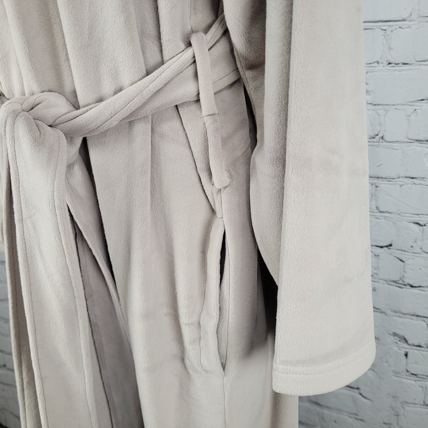 Barefoot Dreams Purple Grey LuxeChic Soft Velour Hooded Belted Robe Size 1