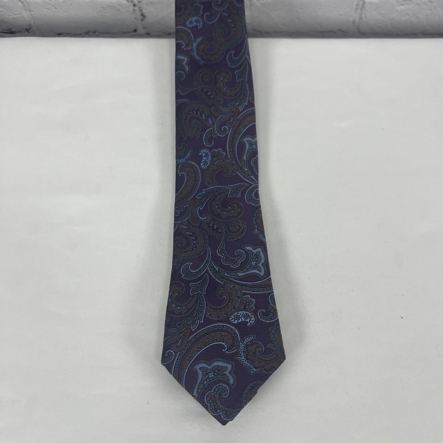Jos A Bank Purple Signature Gold 100% Silk Paisley Neck Tie 58"x3”