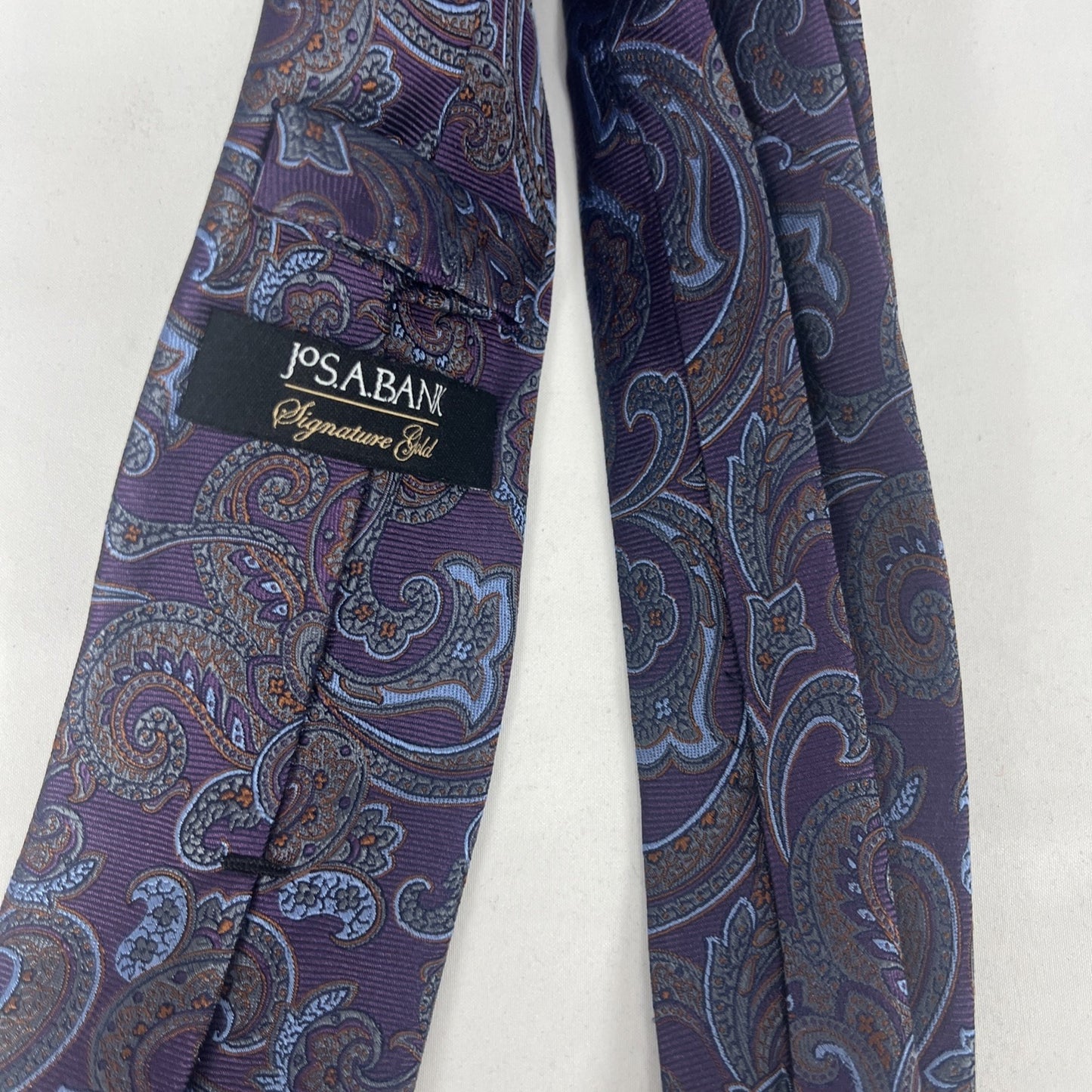 Jos A Bank Purple Signature Gold 100% Silk Paisley Neck Tie 58"x3”