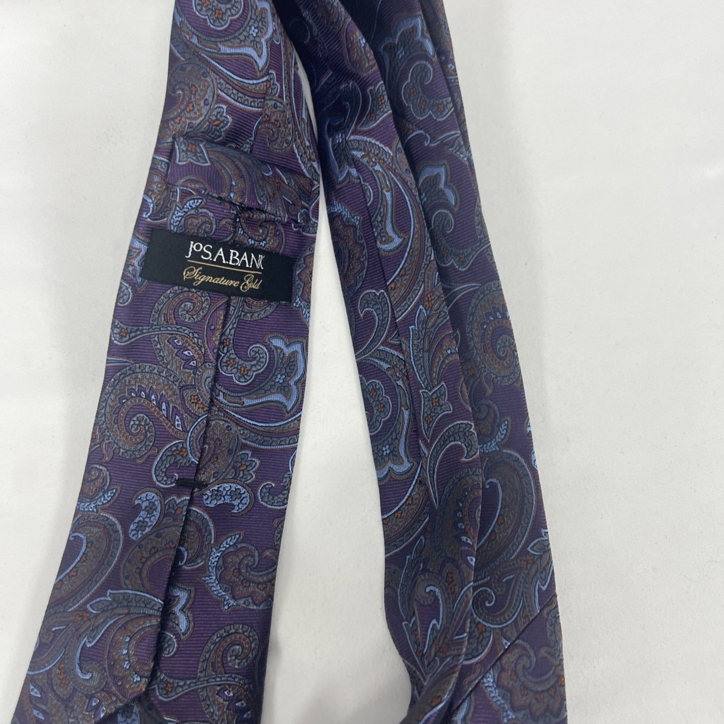 Jos A Bank Purple Signature Gold 100% Silk Paisley Neck Tie 58"x3”