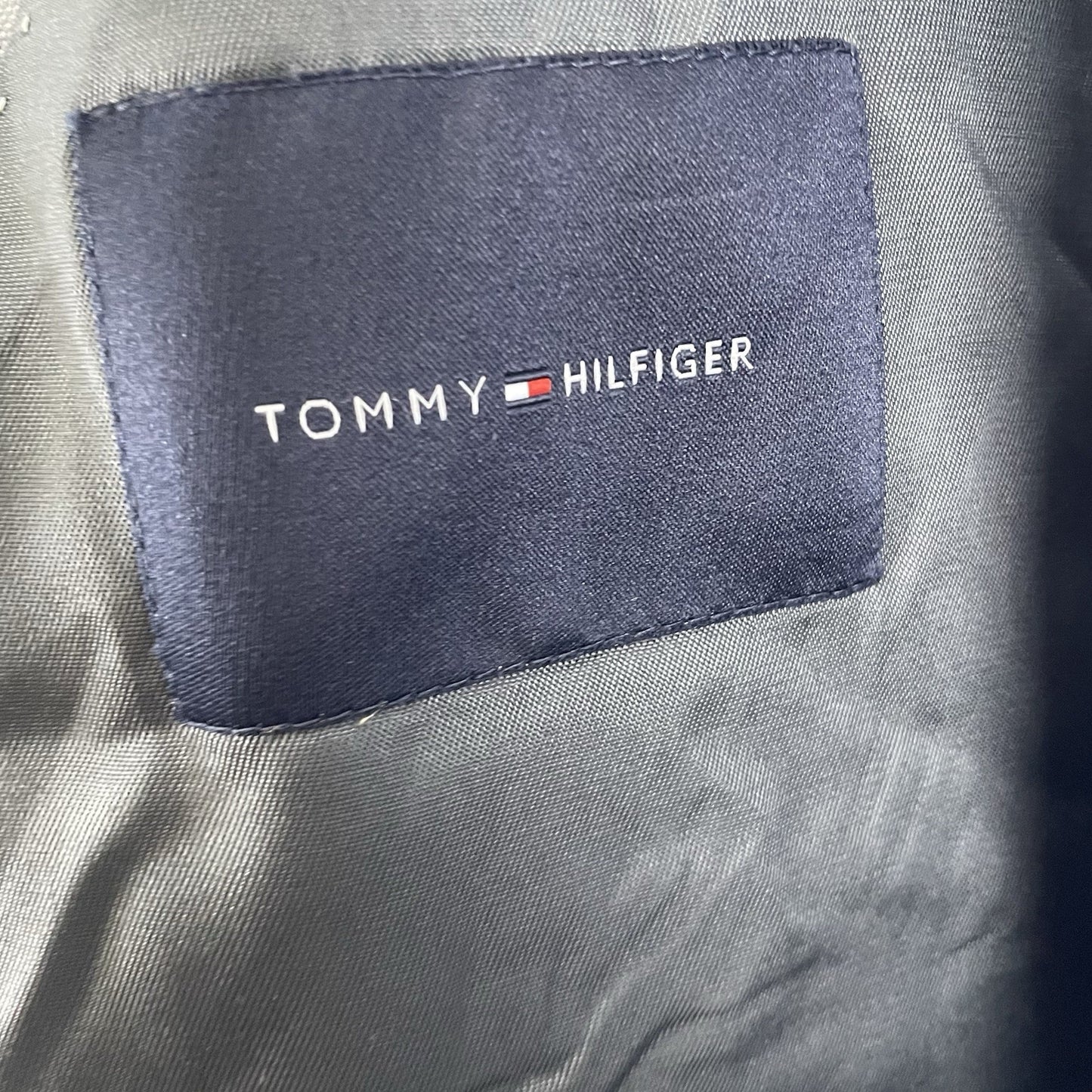 Tommy Hilfiger Grey 100% Wool 2 Button Double Vented Blazer Size 42L *defect