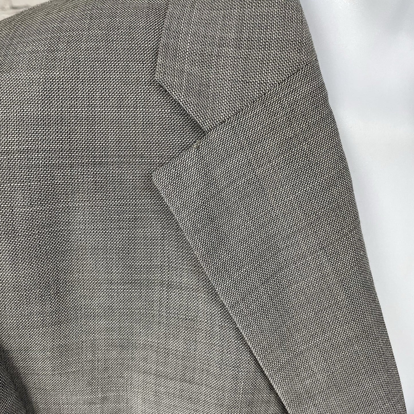 Tommy Hilfiger Grey 100% Wool 2 Button Double Vented Blazer Size 42L *defect